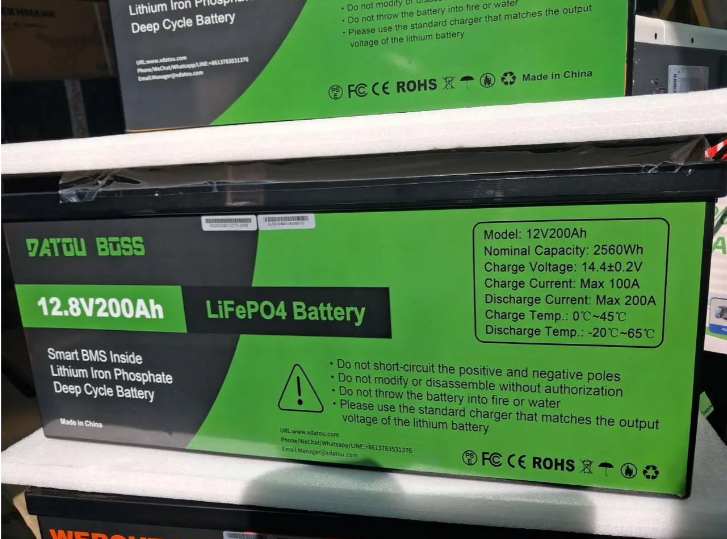 Акумулятор LiFePO4 12V 200Ah DATOU BOSS  літій-залізо-фосфатний для систем безперебійного живлення будинку+ Зарядка 0043 фото